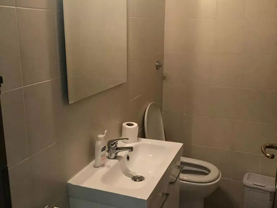 Immagine 8 di Camera in affitto  in Via Merulana a Roma