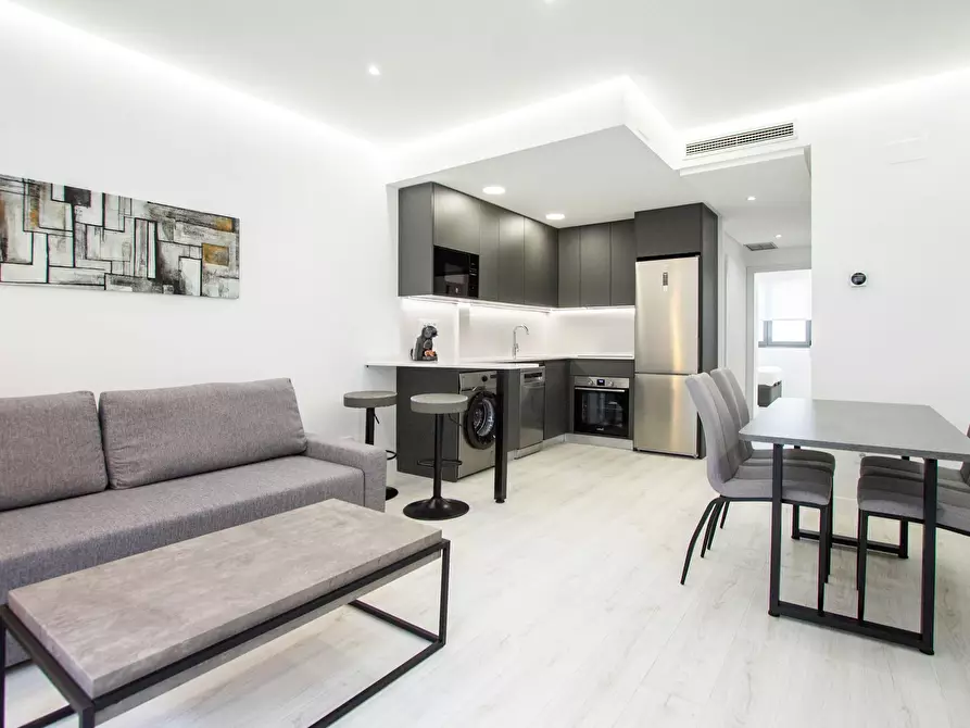 Immagine 3 di Appartamento in affitto  in Calle de San Hermenegildo a Madrid