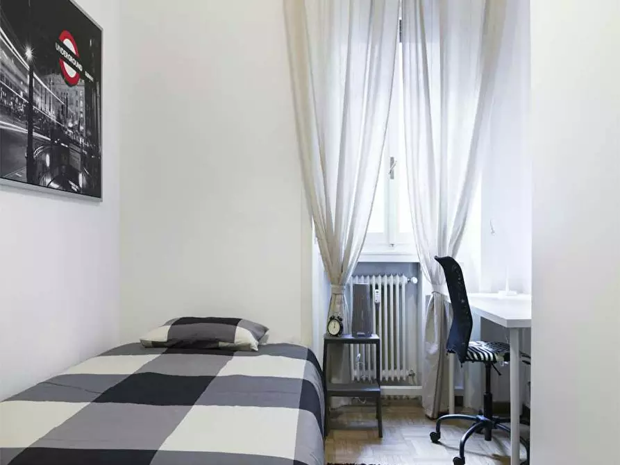 Immagine 1 di Camera in affitto  in Bastioni di Porta Volta a Milano