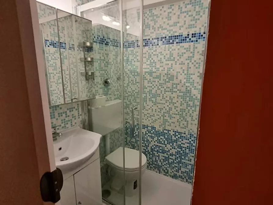 Immagine 8 di Camera in affitto  in Via Taddea a Firenze