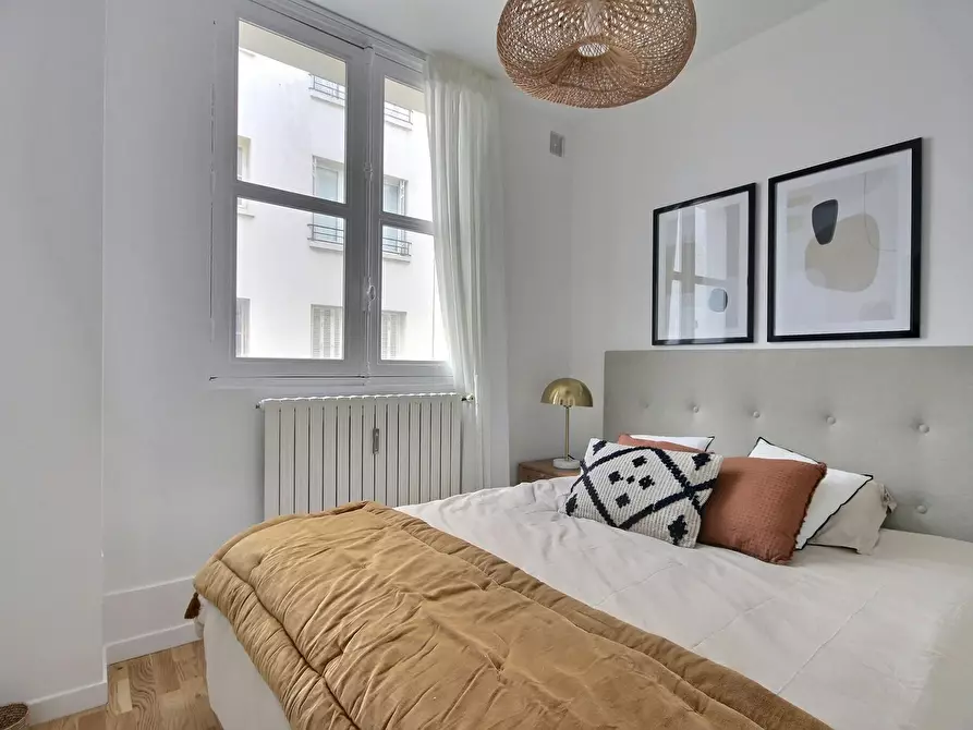 Immagine 2 di Appartamento in affitto  in Rue de Varenne a Paris 07
