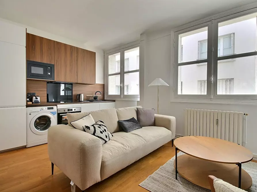 Immagine 1 di Appartamento in affitto  in Rue de Varenne a Paris 07