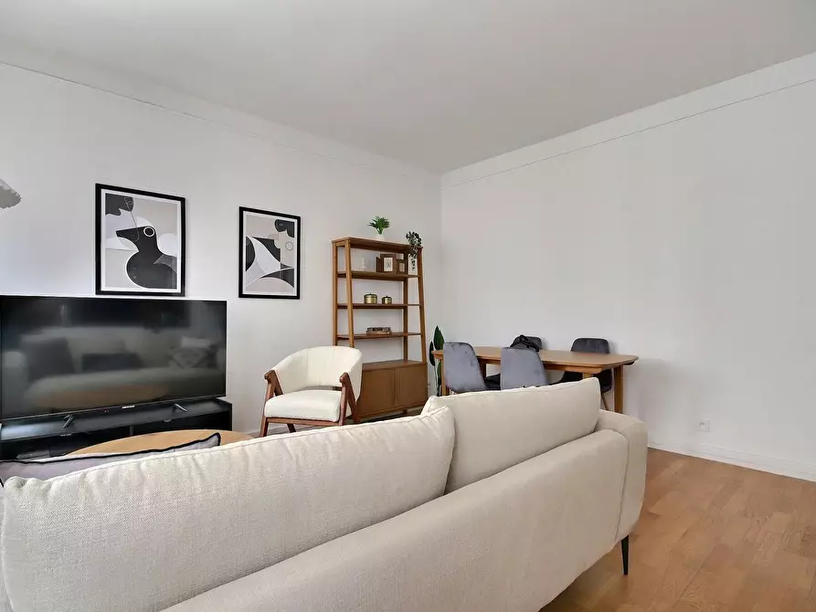 Immagine 5 di Appartamento in affitto  in Rue de Varenne a Paris 07
