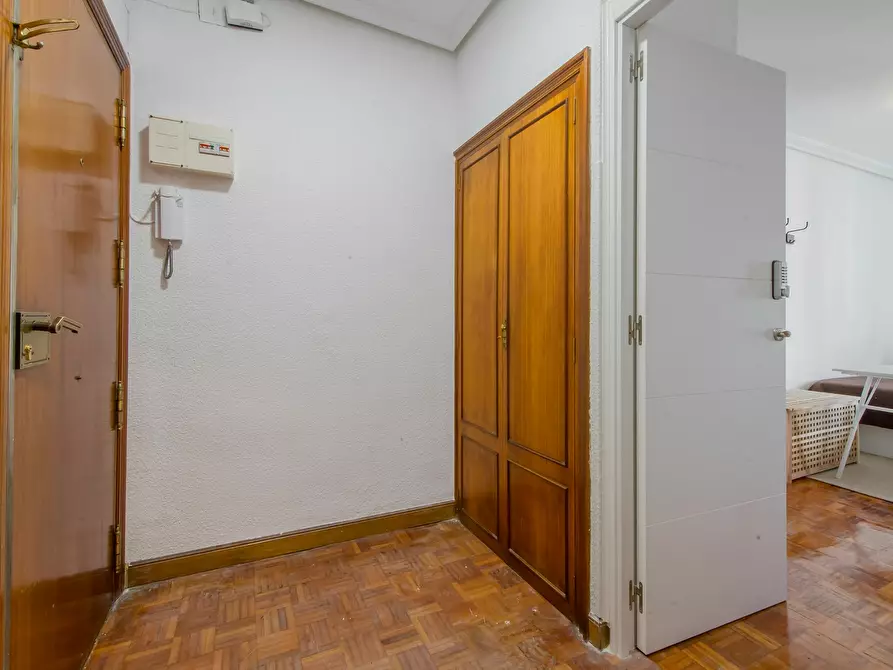 Immagine 7 di Camera in affitto  in Calle de la Virgen de Aránzazu a Madrid