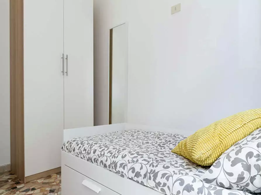 Immagine 6 di Camera in affitto  in Via Lepanto a Milano