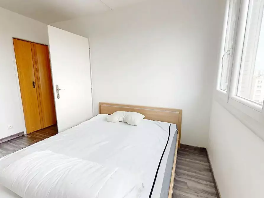Immagine 1 di Camera in affitto  in Allée des Cèdres a Villeurbanne