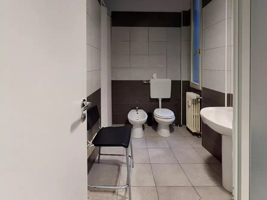 Immagine 10 di Camera in affitto  in Via Felice Casati a Milano