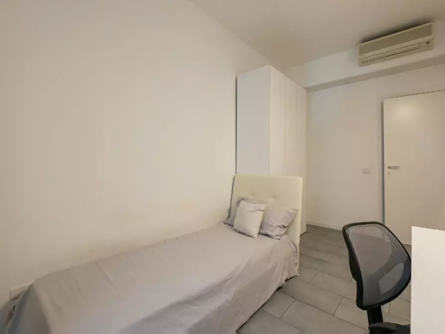 Immagine 3 di Camera in affitto  in Via Felice Casati a Milano