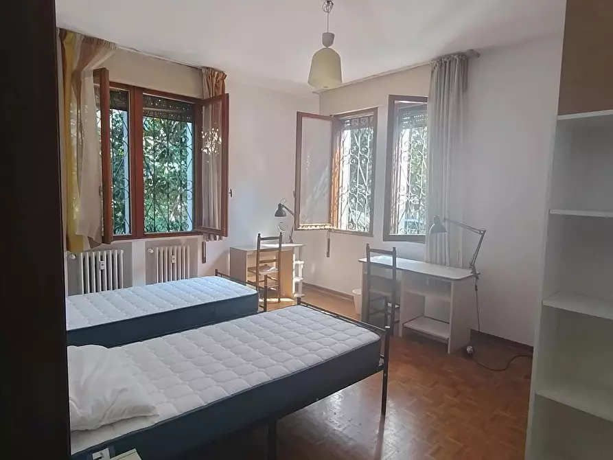 Immagine 1 di Camera condivisa in affitto  in Via Montello a Padova