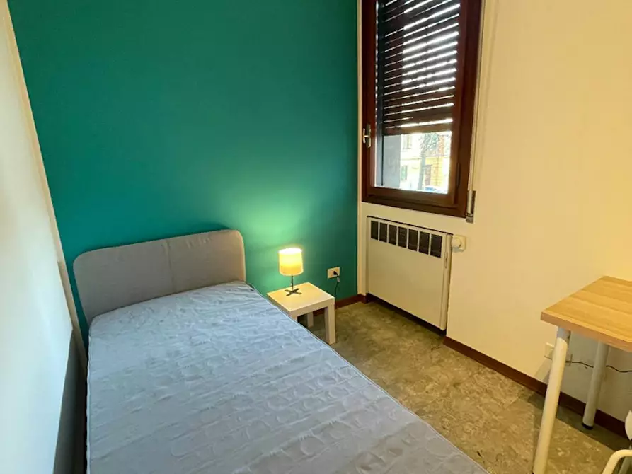 Immagine 8 di Camera in affitto  in Viale Giuseppe Barilli Quirico Filopanti a Bologna