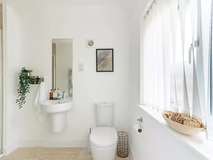 Immagine 4 di Casa indipendente in affitto  in Monmouth Castle Drive a Allt-yr-yn