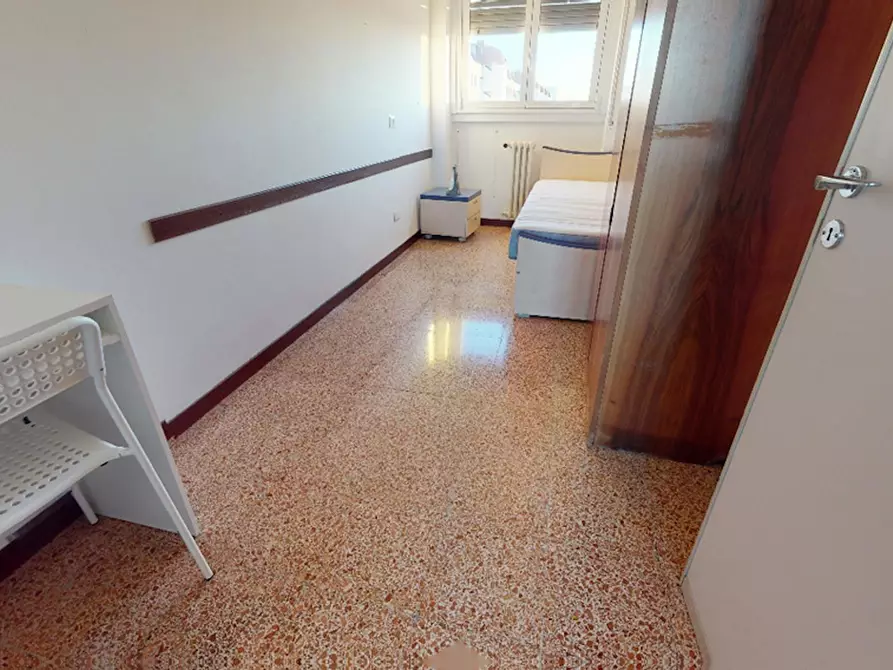 Immagine 3 di Camera in affitto  in Via Carlo Marx a Milano