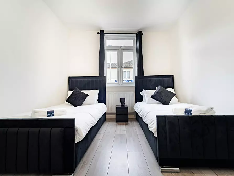 Immagine 8 di Casa indipendente in affitto  in Old Bedford Road a 