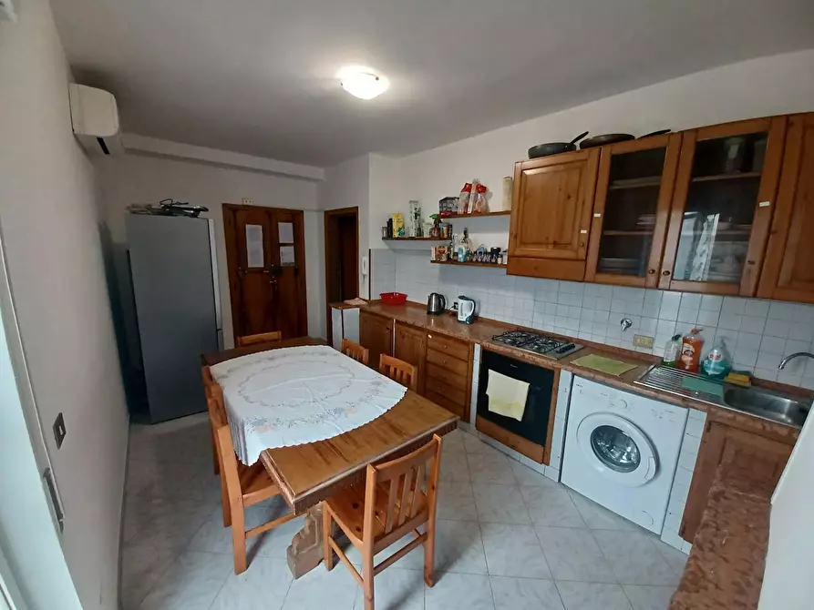 Immagine 8 di Camera in affitto  in Via Idra a Fiumicino