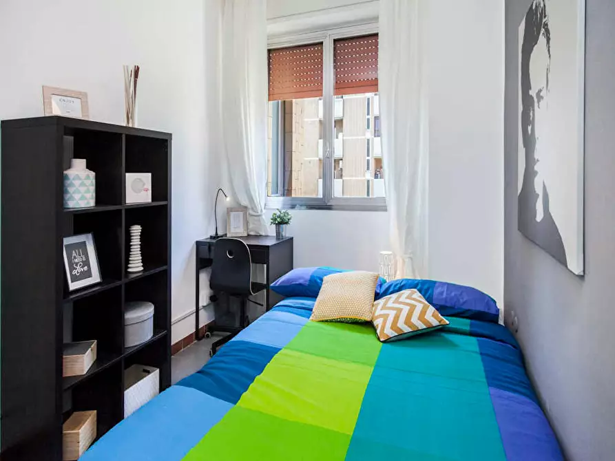 Immagine 3 di Camera in affitto  in Via Giuseppe Frua a Milano