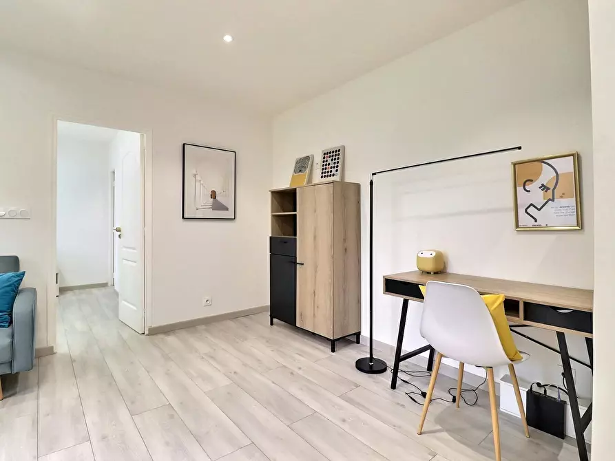 Immagine 6 di Appartamento in affitto  in Rue Gutenberg a Paris