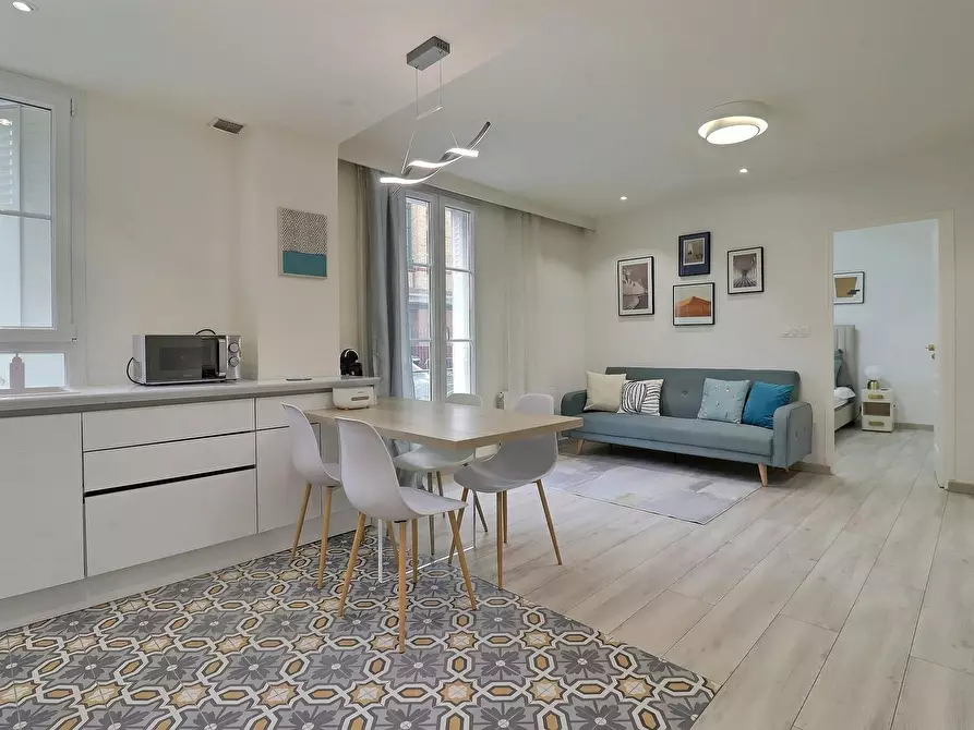 Immagine 1 di Appartamento in affitto  in Rue Gutenberg a Paris