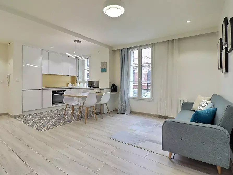 Immagine 4 di Appartamento in affitto  in Rue Gutenberg a Paris