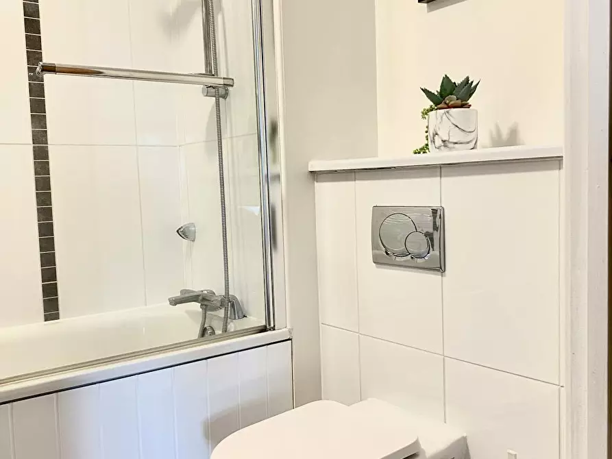 Immagine 8 di Appartamento in affitto  in Watlington Street a 