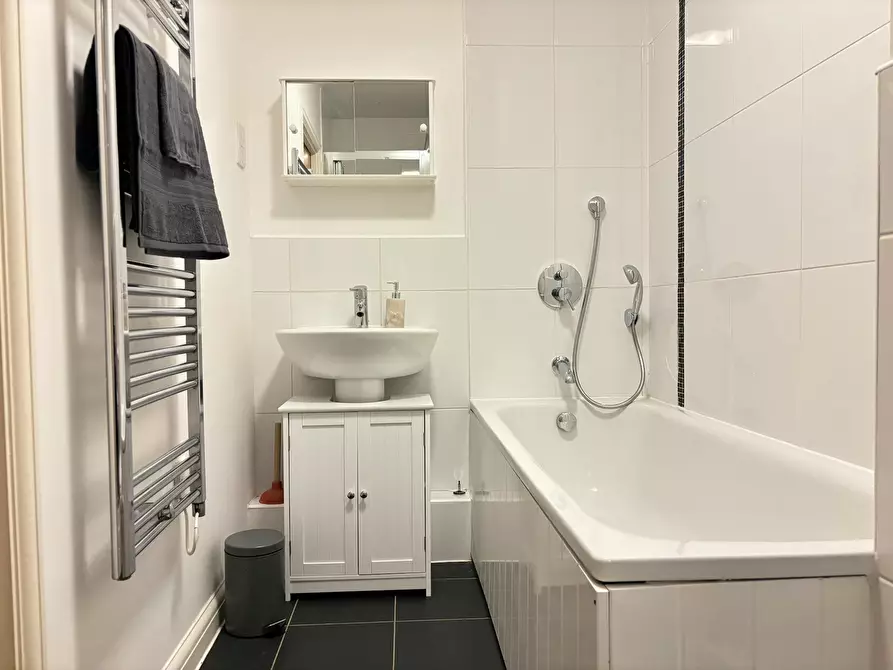 Immagine 10 di Appartamento in affitto  in Kennet Street a 