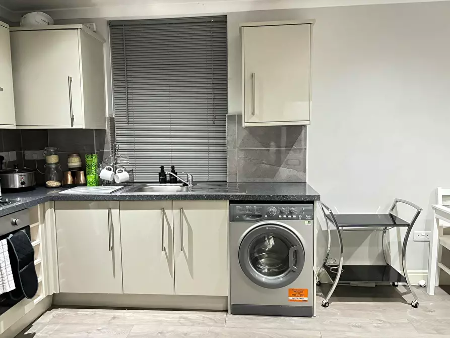 Immagine 8 di Appartamento in affitto  in Church Street a Colnbrook with Poyle