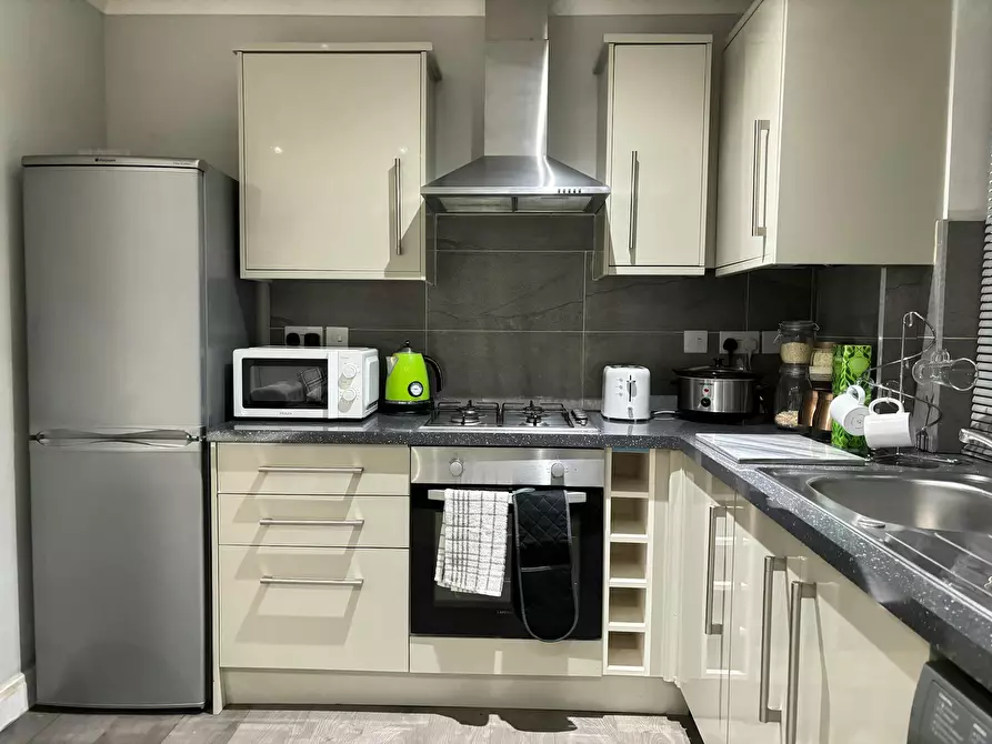 Immagine 7 di Appartamento in affitto  in Church Street a Colnbrook with Poyle