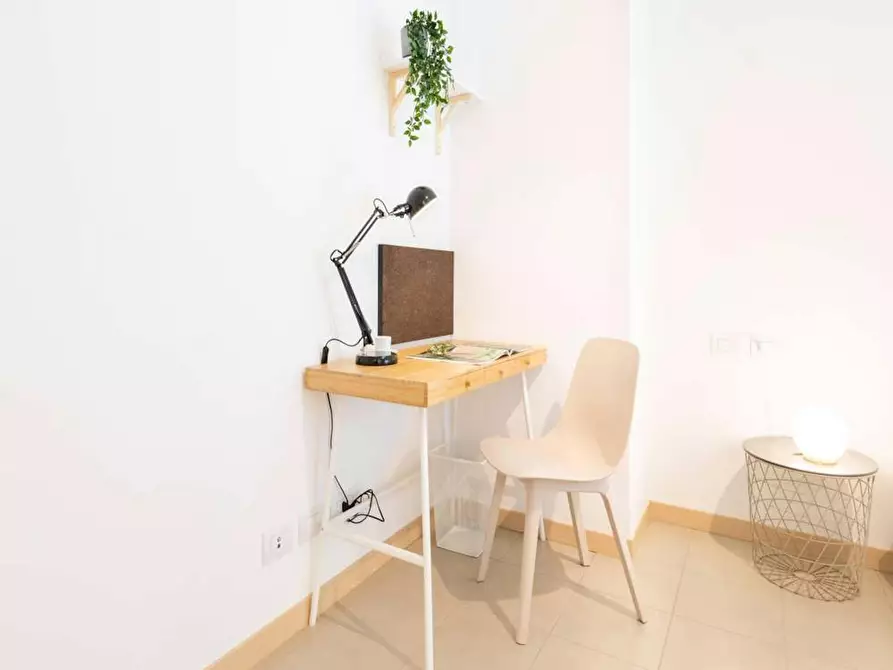 Immagine 7 di Camera in affitto  in Via Gardone a Milano