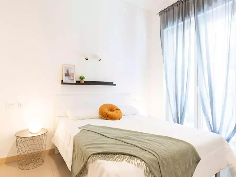 Immagine 4 di Camera in affitto  in Via Gardone a Milano