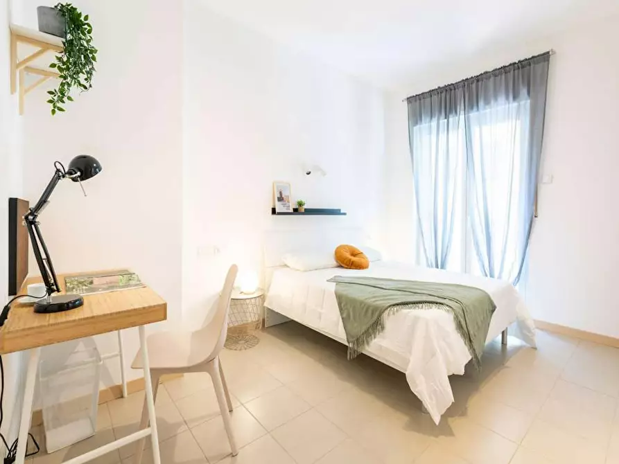 Immagine 1 di Camera in affitto  in Via Gardone a Milano