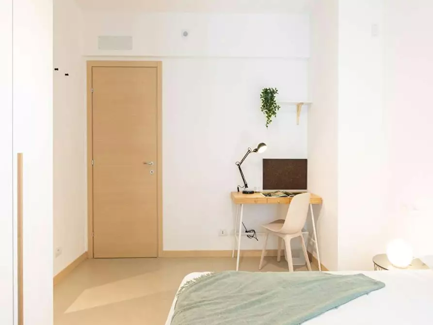 Immagine 6 di Camera in affitto  in Via Gardone a Milano