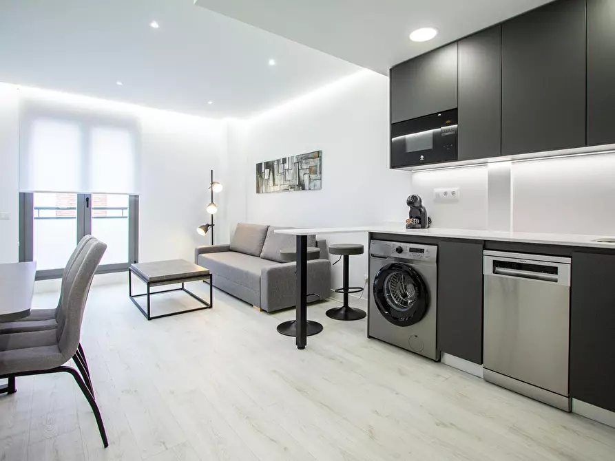 Immagine 8 di Appartamento in affitto  in Calle de San Hermenegildo a Madrid