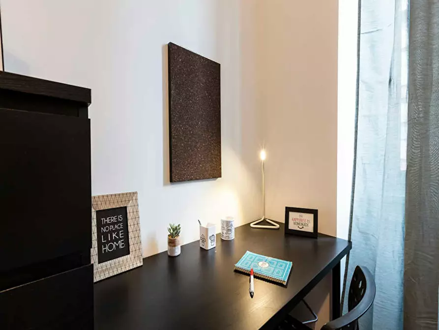 Immagine 8 di Camera in affitto  in Via Paolo Bassi a Milano