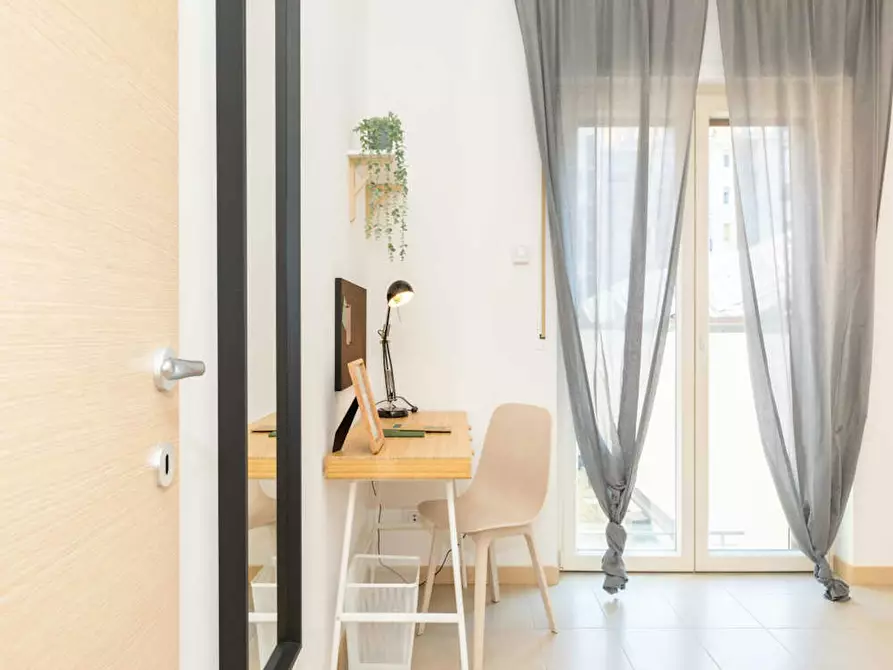 Immagine 7 di Camera in affitto  in Via Gardone a Milano