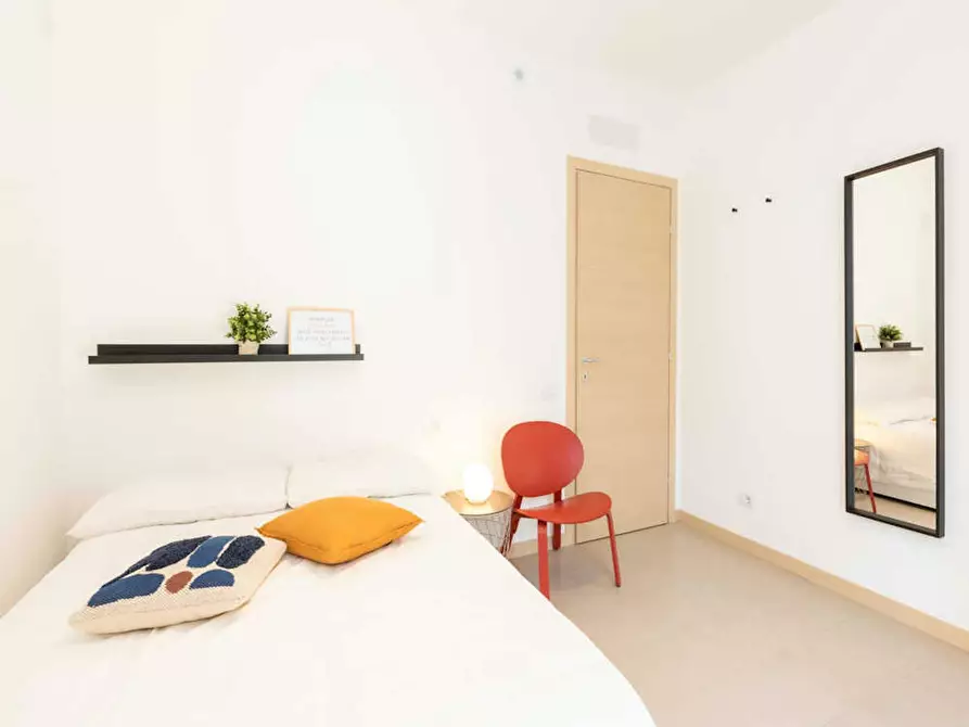 Immagine 2 di Camera in affitto  in Via Gardone a Milano