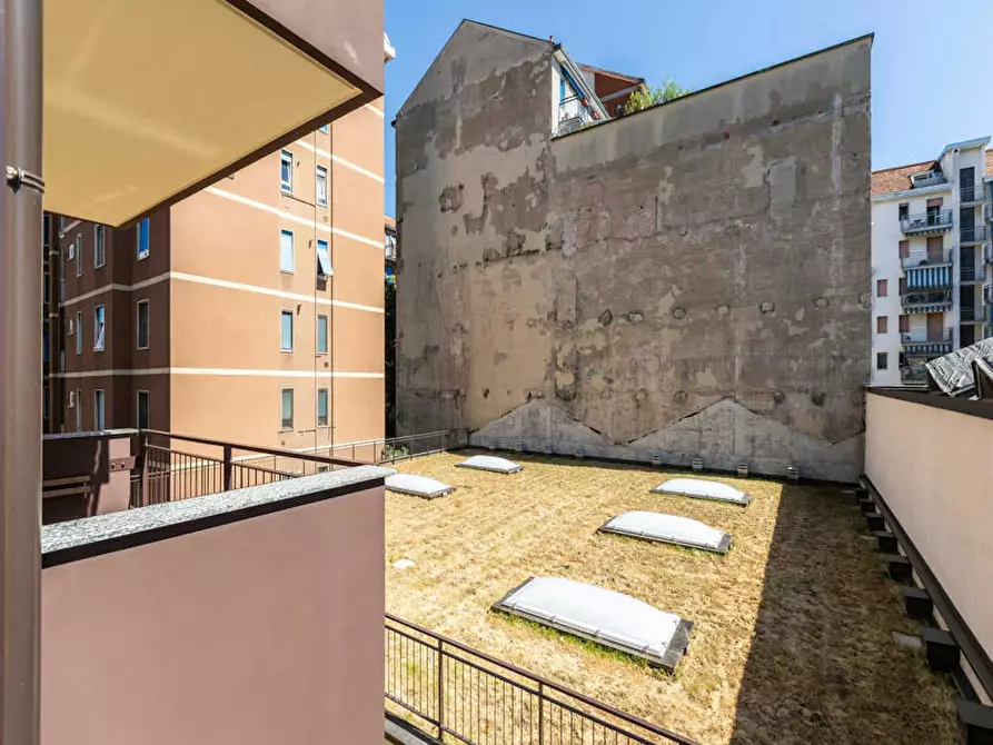 Immagine 9 di Camera in affitto  in Via Gardone a Milano