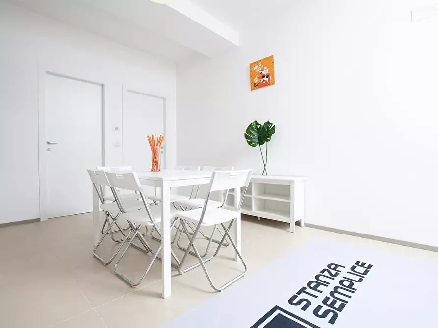 Immagine 6 di Camera in affitto  in Vicolo Gioia a Rimini