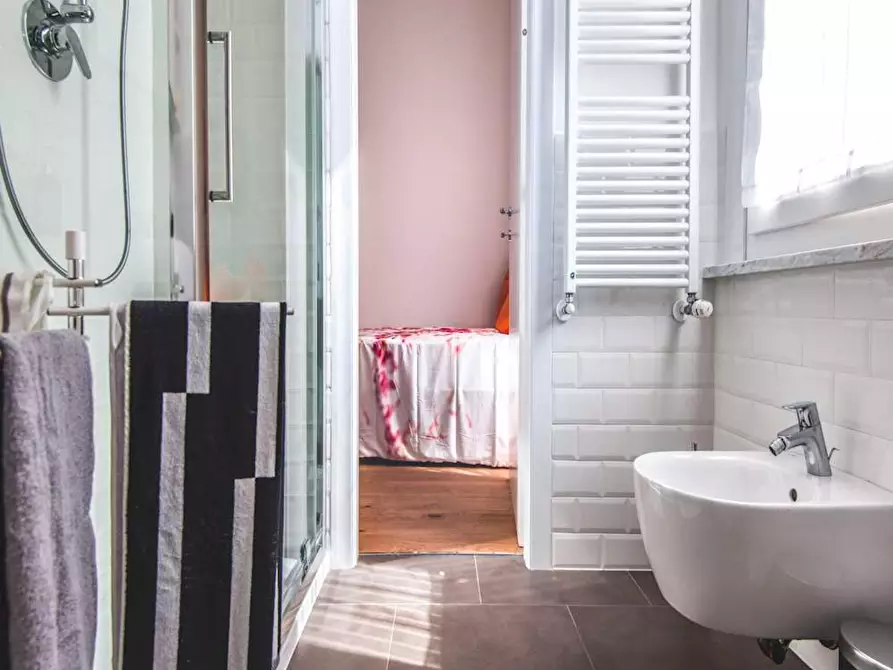 Immagine 8 di Camera in affitto  in Via Spalato a Milano