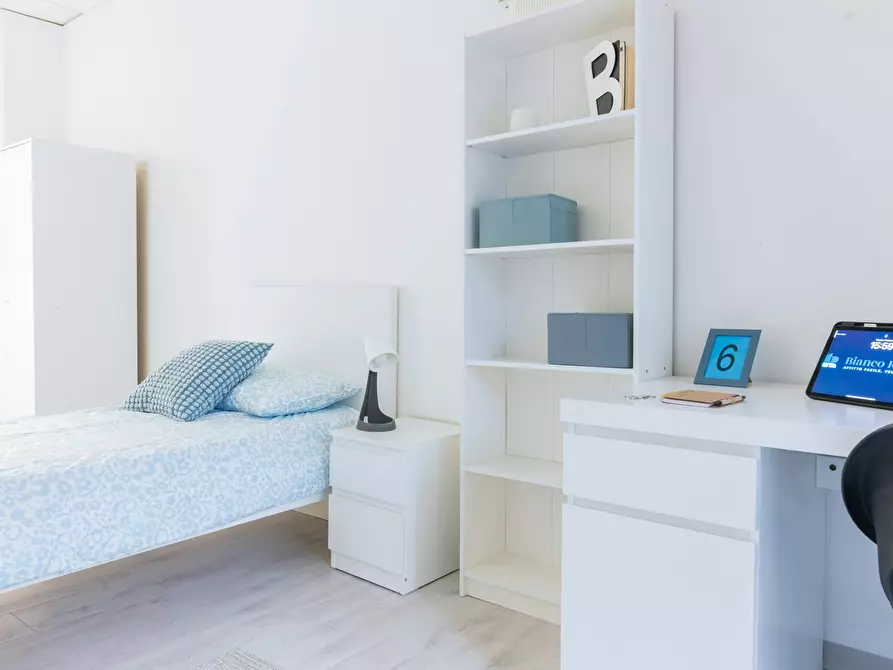 Immagine 4 di Camera in affitto  in Via Elba a Torino