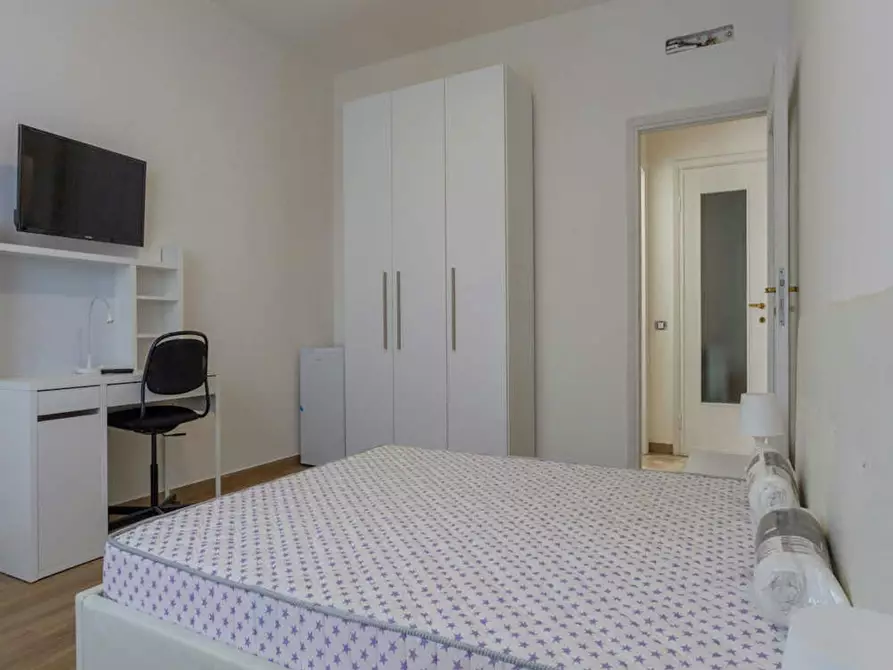 Immagine 3 di Camera in affitto  in Viale San Gimignano a Milano