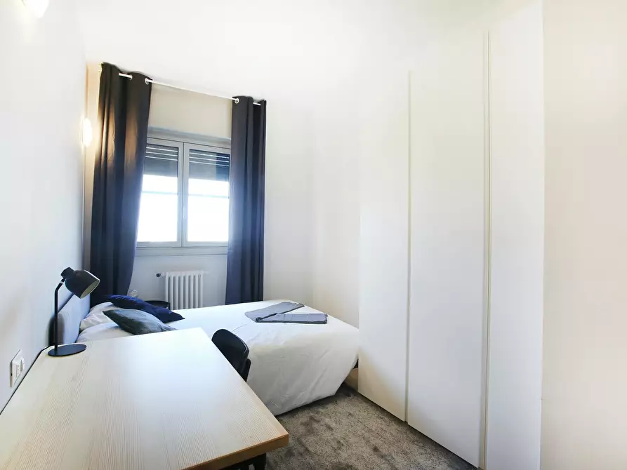 Immagine 2 di Camera in affitto  in Via Benjamin Constant a Milano