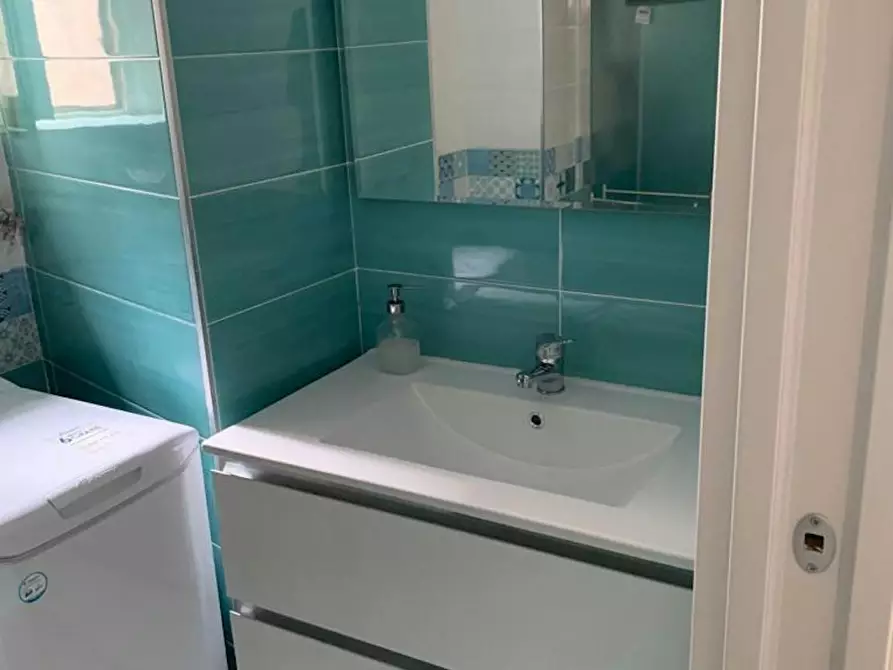 Immagine 5 di Camera in affitto  in Via Atri a Napoli