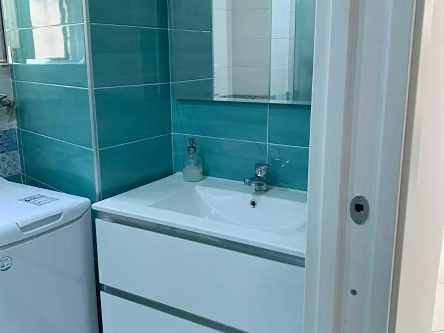 Immagine 7 di Camera in affitto  in Via Atri a Napoli