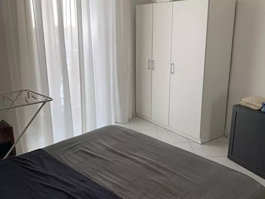 Immagine 2 di Camera in affitto  in Via Atri a Napoli