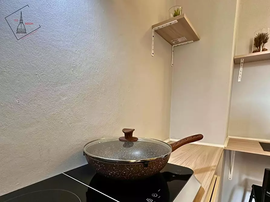 Immagine 8 di Camera in affitto  in Via Renato Martorelli a Torino