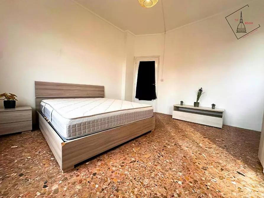 Immagine 2 di Camera in affitto  in Via Renato Martorelli a Torino