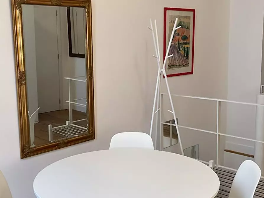 Immagine 4 di Appartamento in affitto  in Rue du Luxembourg a Ixelles