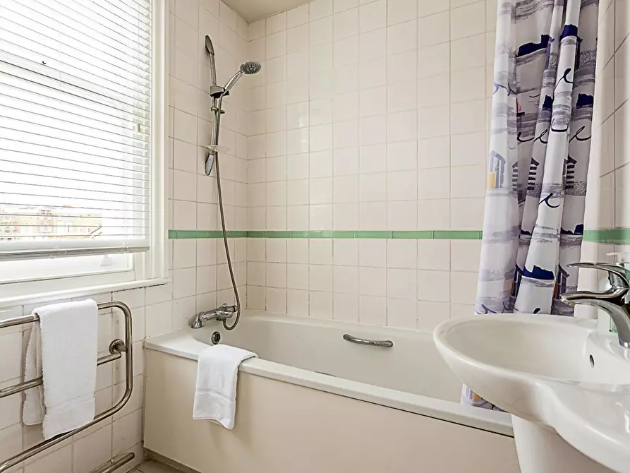 Immagine 5 di Appartamento in affitto  in Gunter Grove a Kensington