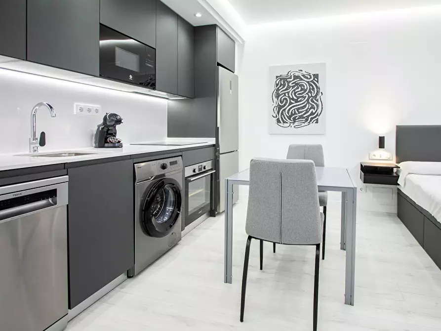 Immagine 4 di Appartamento in affitto  in Calle de San Hermenegildo a Madrid