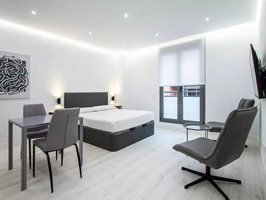 Immagine 2 di Appartamento in affitto  in Calle de San Hermenegildo a Madrid