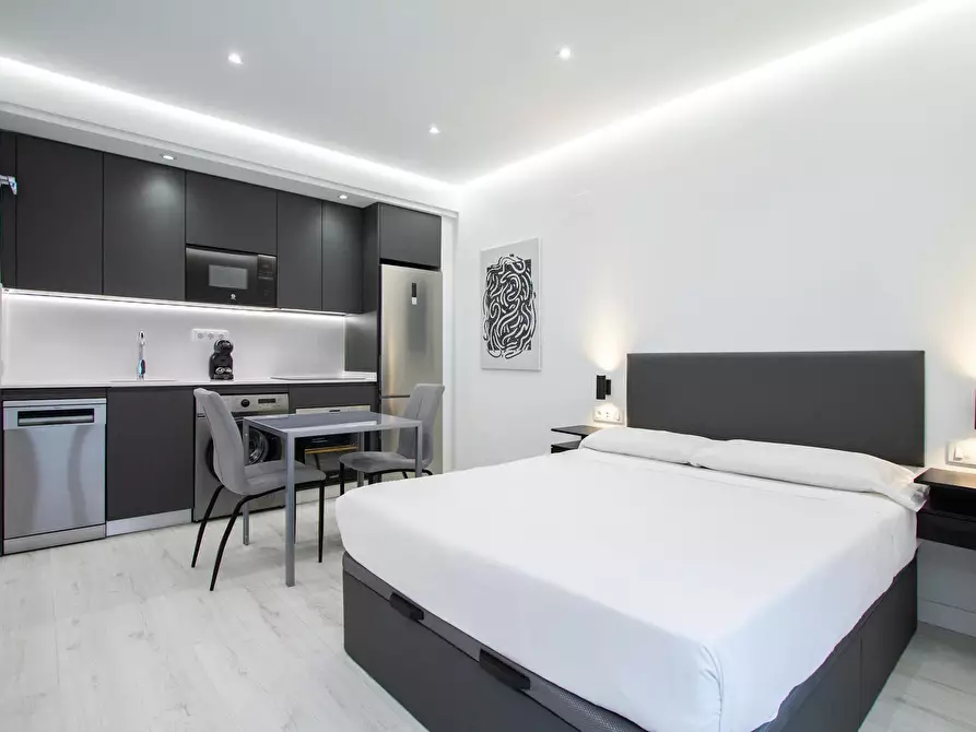 Immagine 2 di Appartamento in affitto  in Calle de San Hermenegildo a Madrid